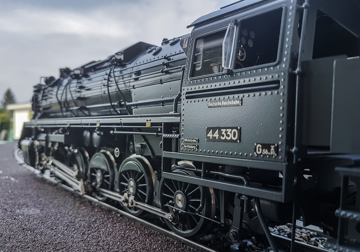 44 330